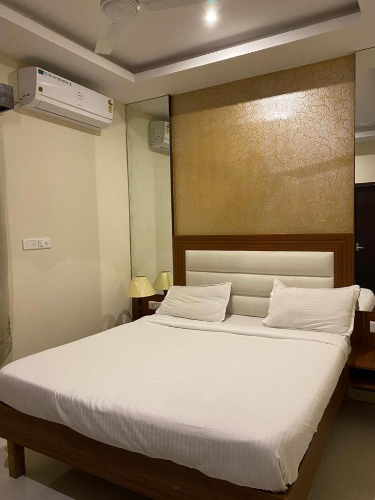 Akshatha Home Stay Bangalore Esterno foto